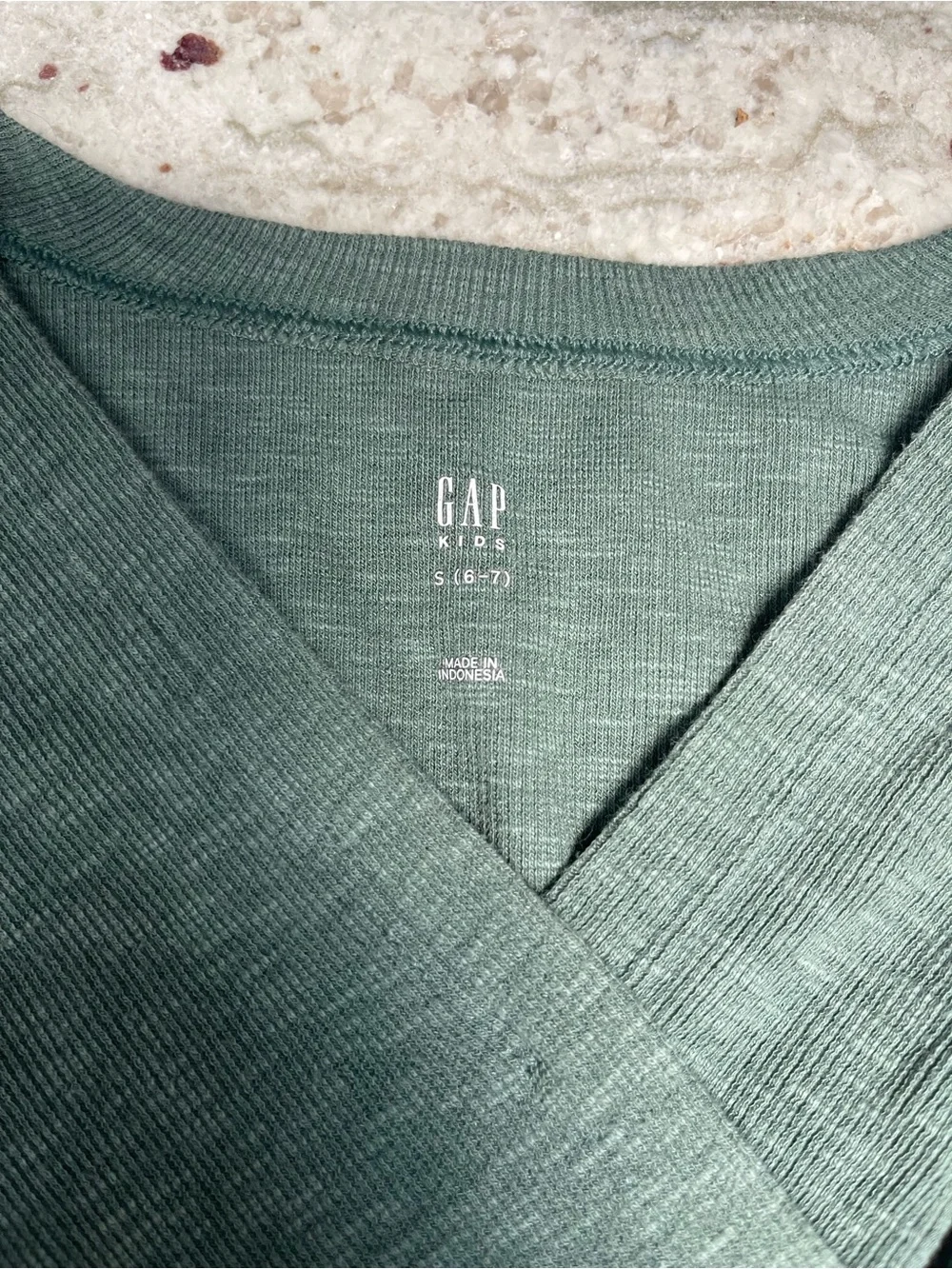 GAP Sage Dark Forest Green V-Neck Smocked Hem Flutter Sleeve Top Sz 6/7 Cotton